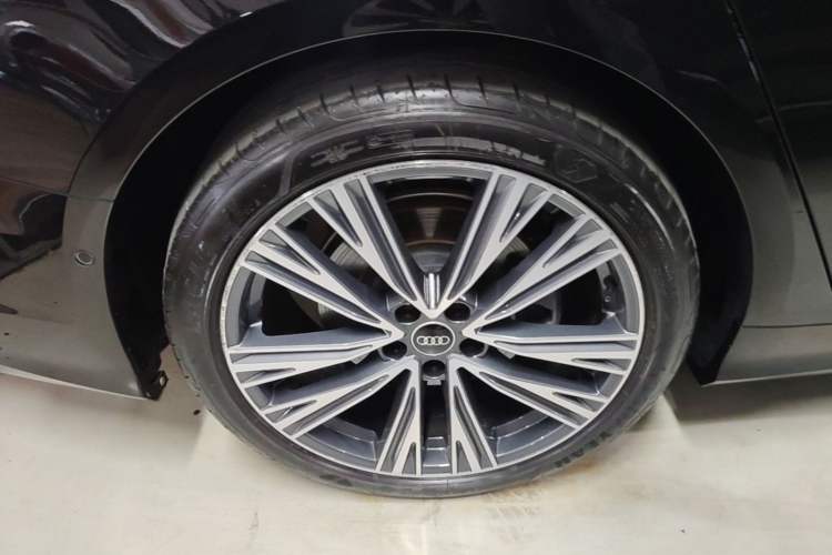 Used Audi A6L 2025 45 TFSI quattro Prestige Dynamic Edition Right Rear Wheel Hub