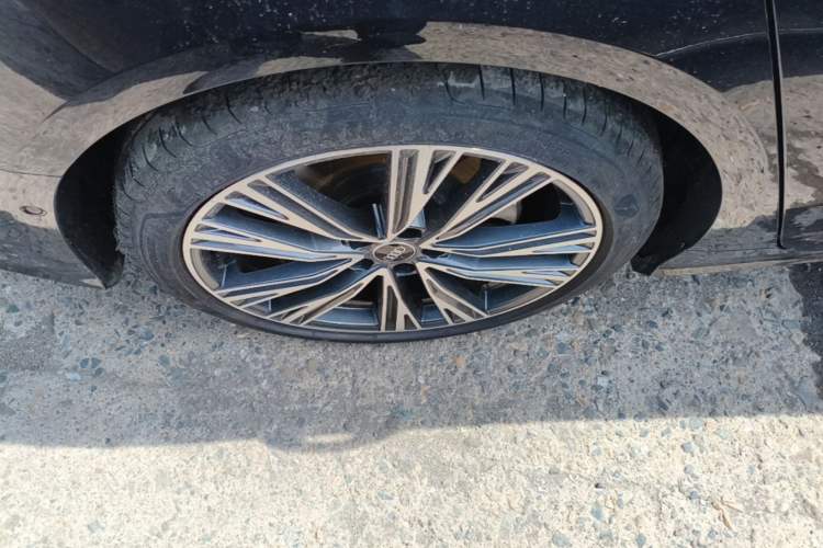 Used Audi A6L 2025 Restyled 45 TFSI quattro Prestige Dynamic Edition Right Rear Wheel Hub