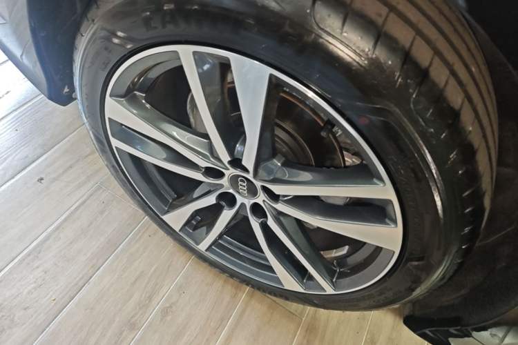 Used Audi A6L 2025 Revised 40 TFSI Luxury Dynamic Edition Right Rear Wheel Hub