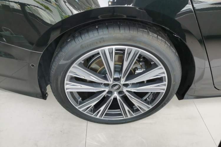 Used Audi A6L 2025 Revised 45 TFSI Prestige Dynamic Edition Right Rear Wheel Hub