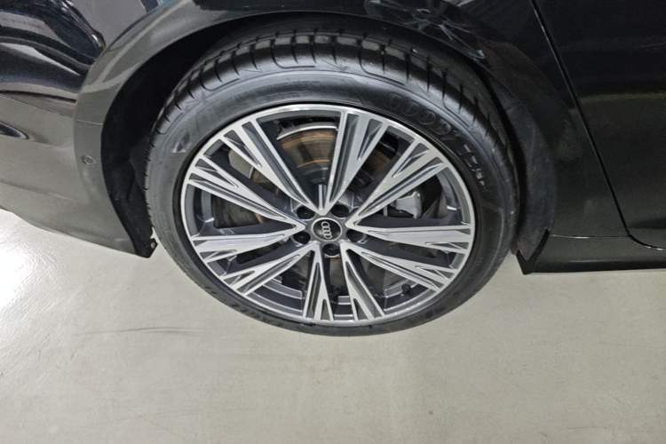 Used Audi A6L 2025 45 TFSI quattro Prestige Dynamic Edition Right Rear Wheel Hub