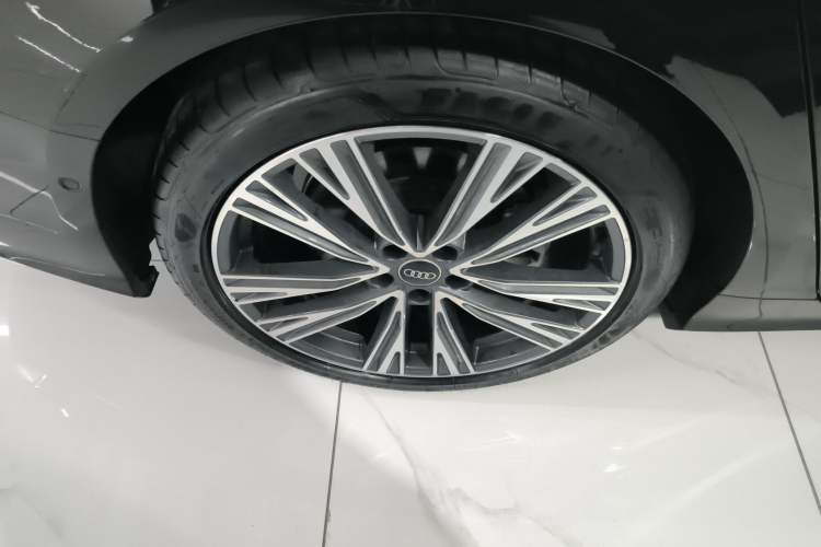 Used Audi A6L 2025 45 TFSI quattro Prestige Dynamic Edition Right Rear Wheel Hub