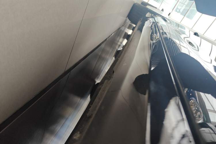 Used Audi A6L 2025 Revised 45 TFSI Prestige Dynamic Edition Right Side Sill