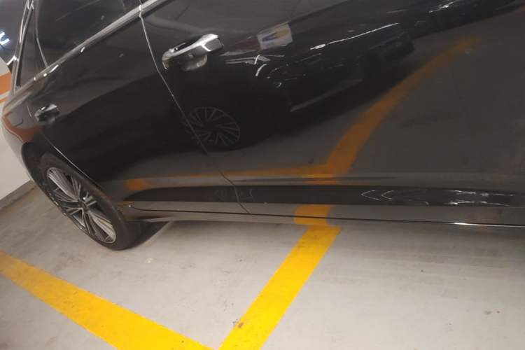 Used Audi A6L 2025 45 TFSI quattro Prestige Dynamic Edition Right Side Sill
