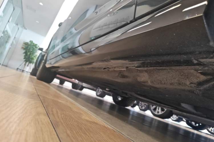 Used Audi A6L 2025 Revised 45 TFSI Prestige Dynamic Edition Right Side Sill