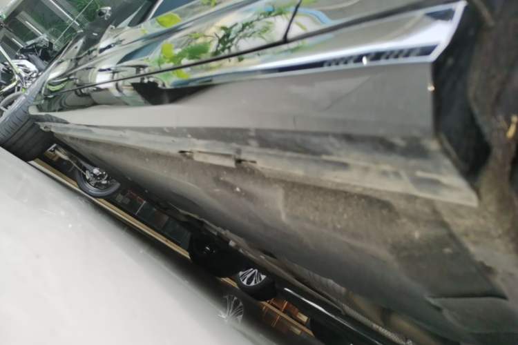 Used Audi A6L 2025 Revised 45 TFSI Prestige Dynamic Edition Right Side Sill