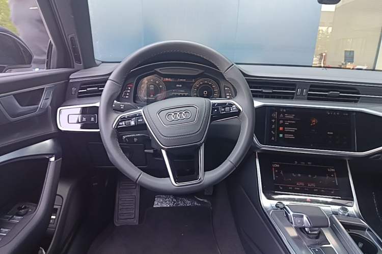Used Audi A6L 2025 45 TFSI Prestige Dynamic Edition Steering Wheel
