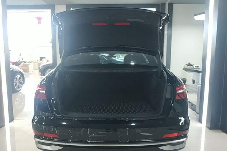 Used Audi A6L 2025 Revised 40 TFSI Luxury Dynamic Edition Trunk