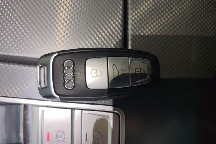 Used Audi A6L 2025 Revised 40 TFSI Luxury Dynamic Edition Vehicle Key