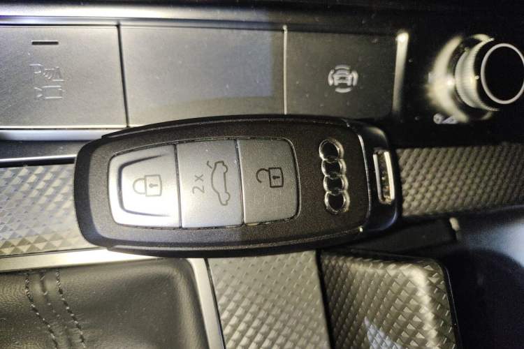 Used Audi A6L 2025 Revised 40 TFSI Luxury Dynamic Edition Vehicle Key
