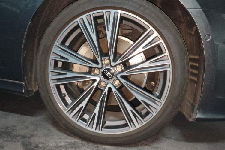Used Audi A6L 2025 45 TFSI Prestige Dynamic Edition Right Front Wheel Hub