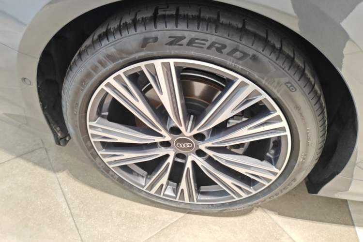 Used Audi A6L 2025 45 TFSI Prestige Dynamic Edition Right Rear Wheel Hub