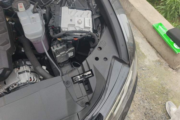 Used Audi A6L 2025 45 TFSI Prestige Dynamic Edition Engine Bay Left