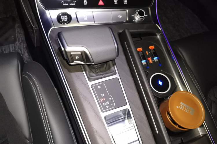 Used Audi A6L 2025 45 TFSI quattro Prestige Dynamic Edition Gear Lever