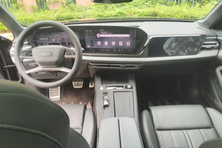 Used Audi A6L 2026 Model 2.0T Selected Elegant Edition Center Console