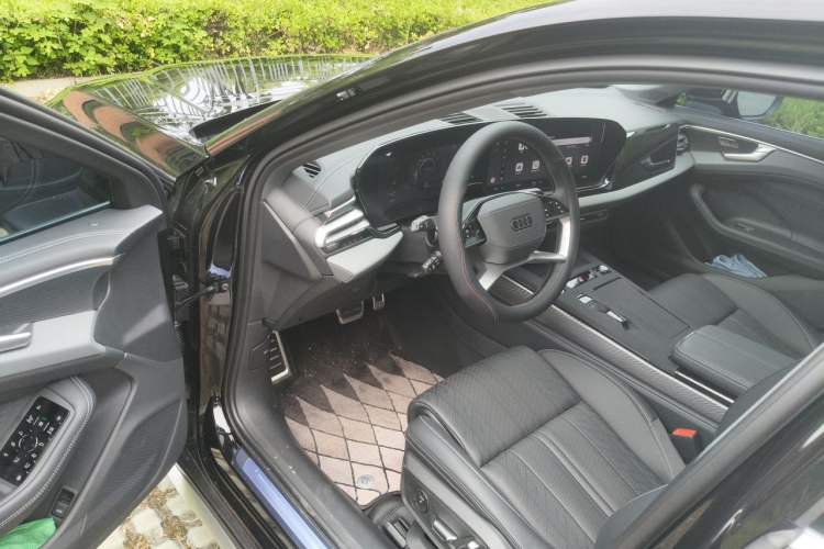 Used Audi A6L 2026 Model 2.0T Selected Elegant Edition Driver Seat