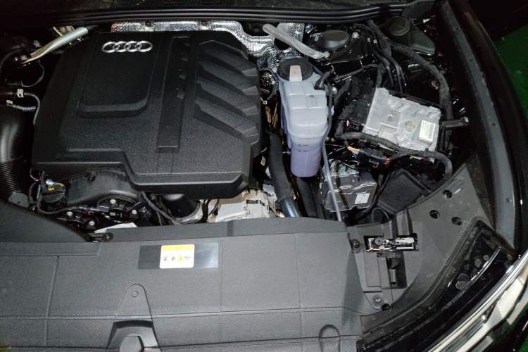 Used Audi A6L 2026 45 TFSI Prestige Dynamic Edition Engine Bay Left