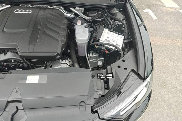 Used Audi A6L 2026 45 TFSI Prestige Dynamic Edition Engine Bay Left
