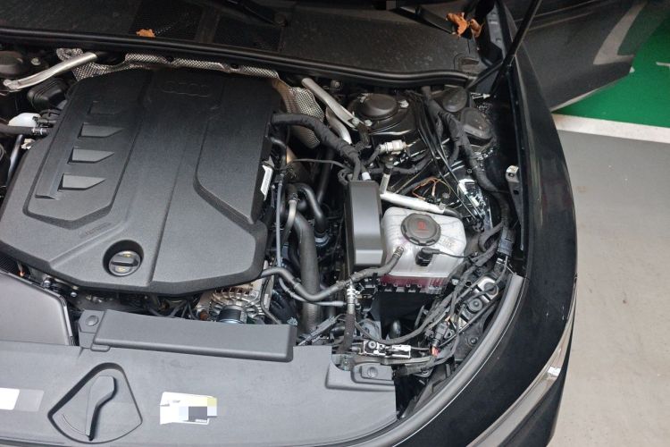 Used Audi A6L 2026 Model 2.0T Premium Elegant Edition Engine Bay Left