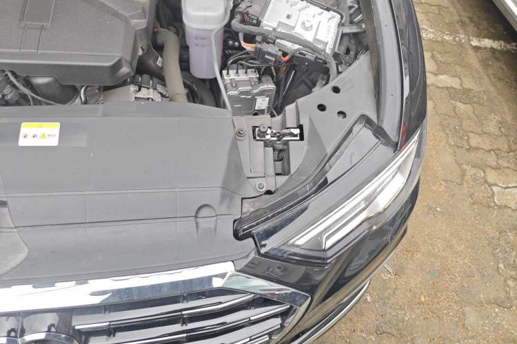 Used Audi A6L 2026 45 TFSI Prestige Dynamic Edition Engine Bay Left
