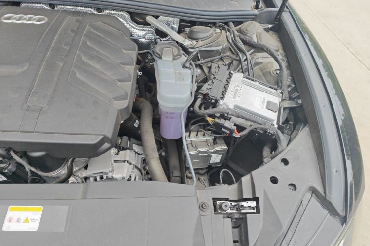 Used Audi A6L 2026 45 TFSI Prestige Dynamic Edition Engine Bay Left