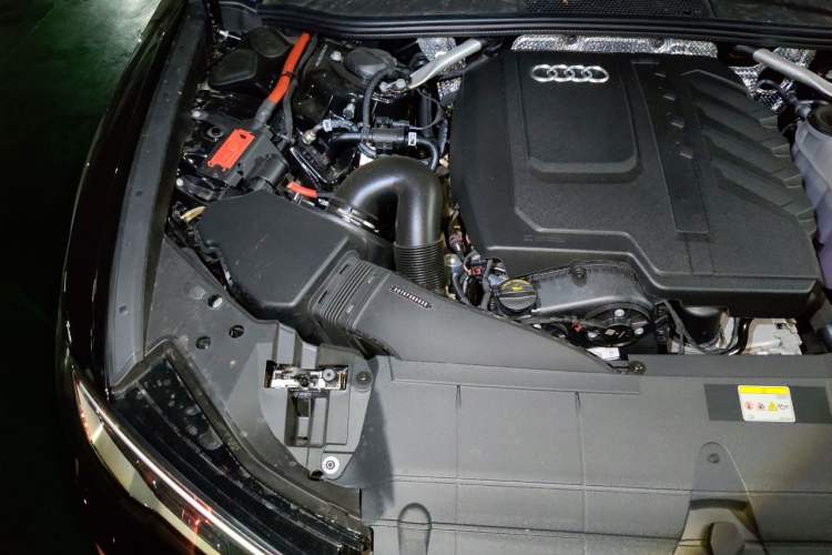 Used Audi A6L 2026 45 TFSI Prestige Dynamic Edition Engine Bay Right