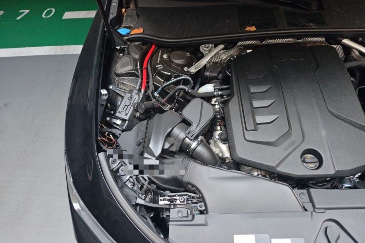 Used Audi A6L 2026 Model 2.0T Premium Elegant Edition Engine Bay Right