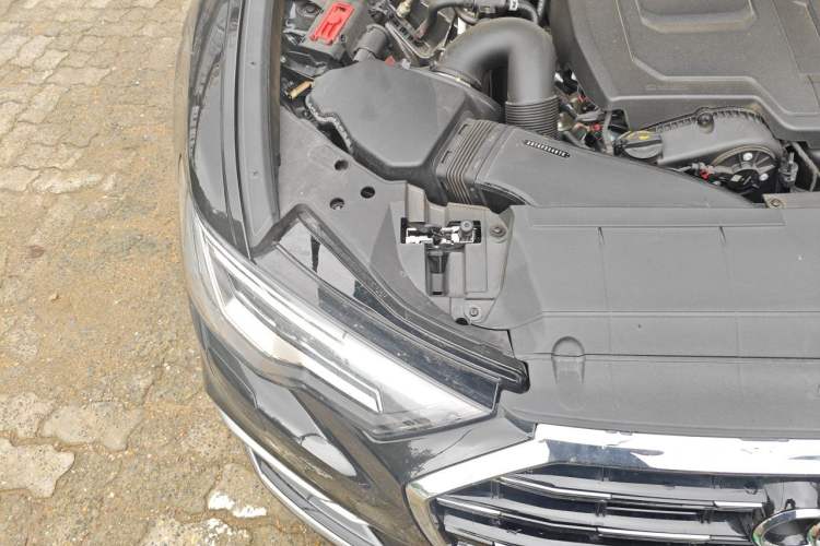Used Audi A6L 2026 45 TFSI Prestige Dynamic Edition Engine Bay Right