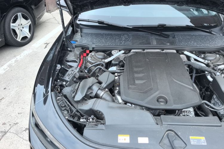 Used Audi A6L 2026 Model 2.0T Premium Elegant Edition Engine Bay Right