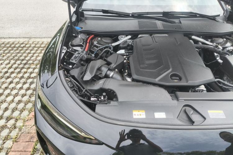 Used Audi A6L 2026 Model 2.0T Selected Elegant Edition Engine Bay Right