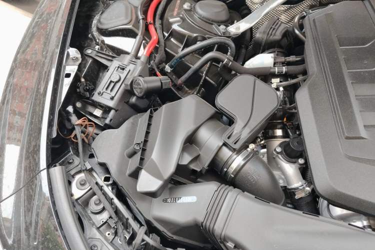 Used Audi A6L 2026 Model 2.0T Premium Elegant Edition Engine Bay Right