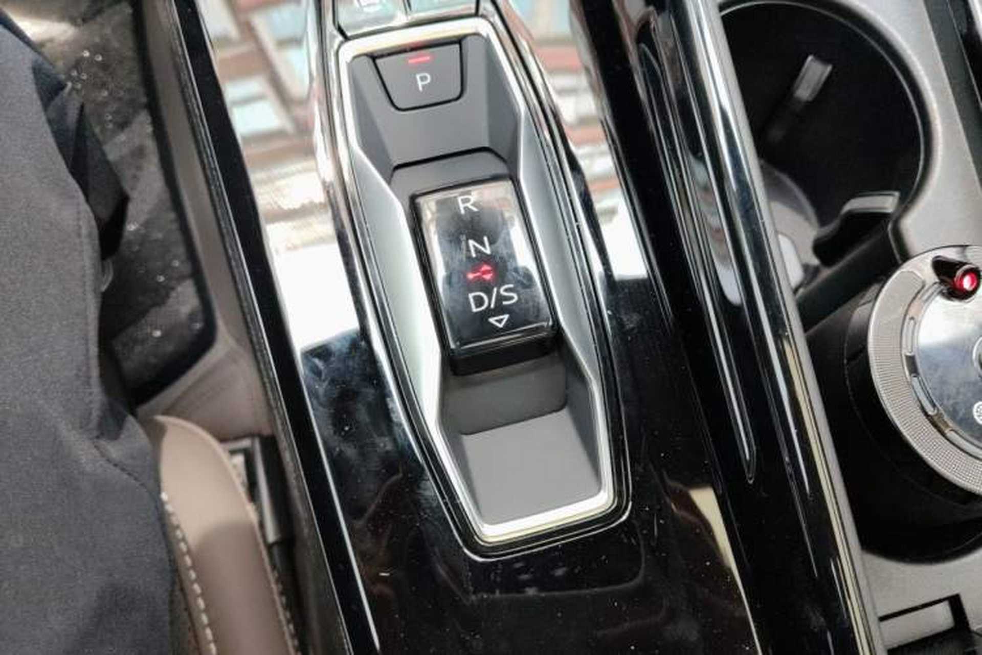 Used Audi A6L 2026 Model 2.0T Premium Elegant Edition Gear Lever