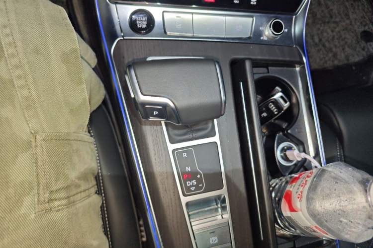 Used Audi A6L 2026 45 TFSI quattro Prestige Dynamic Edition Gear Lever