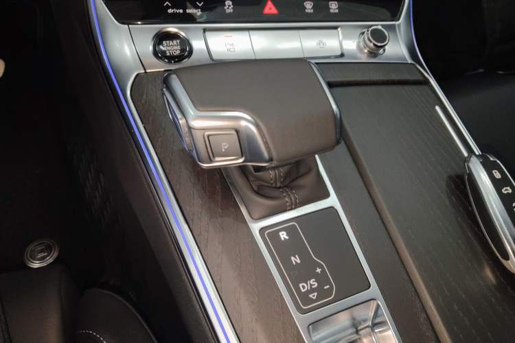 Used Audi A6L 2026 45 TFSI quattro Prestige Dynamic Edition Gear Lever