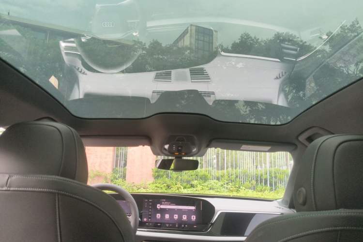 Used Audi A6L 2026 Model 2.0T Selected Elegant Edition Headliner