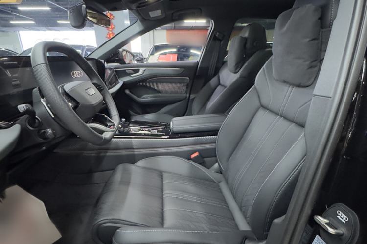 Used Audi A6L 2026 Model 2.0T Selected Elegant Edition Interior 1