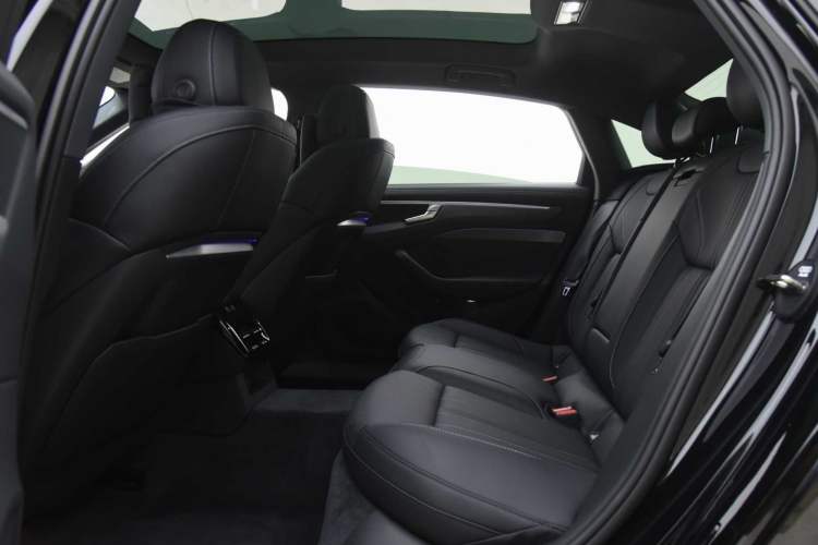Used Audi A6L 2026 Model 2.0T Selected Elegant Edition Interior 6