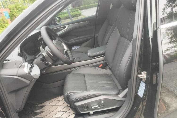 Used Audi A6L 2026 Model 2.0T Selected Elegant Edition Left Front Seat