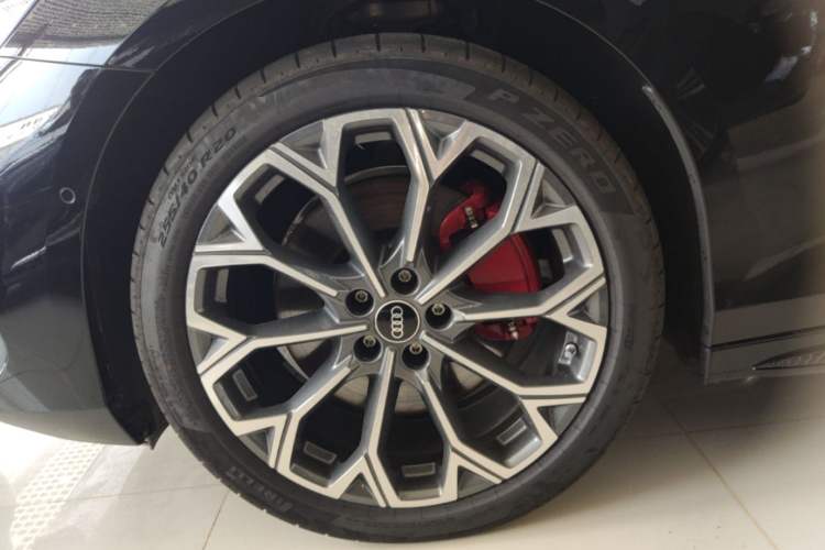 Used Audi A6L 2026 Model 2.0T quattro Premium Elegant Edition Left Front Wheel Hub