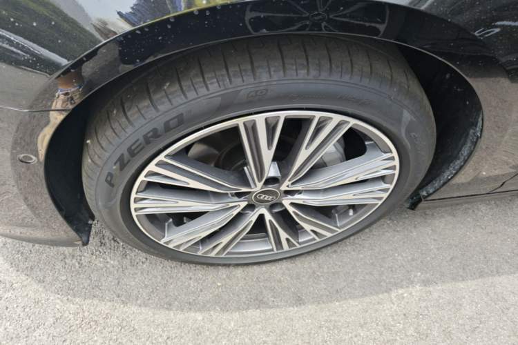 Used Audi A6L 2026 45 TFSI quattro Prestige Dynamic Edition + Premium Package Left Front Wheel Hub