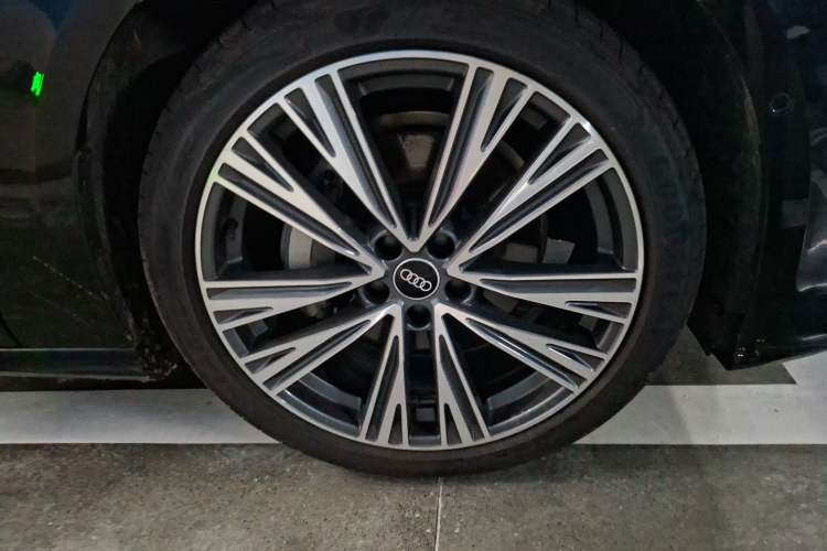 Used Audi A6L 2026 45 TFSI quattro Prestige Dynamic Edition Right Front Wheel Hub