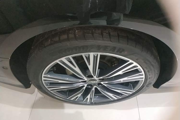 Used Audi A6L 2026 45 TFSI Prestige Dynamic Edition Right Rear Wheel Hub