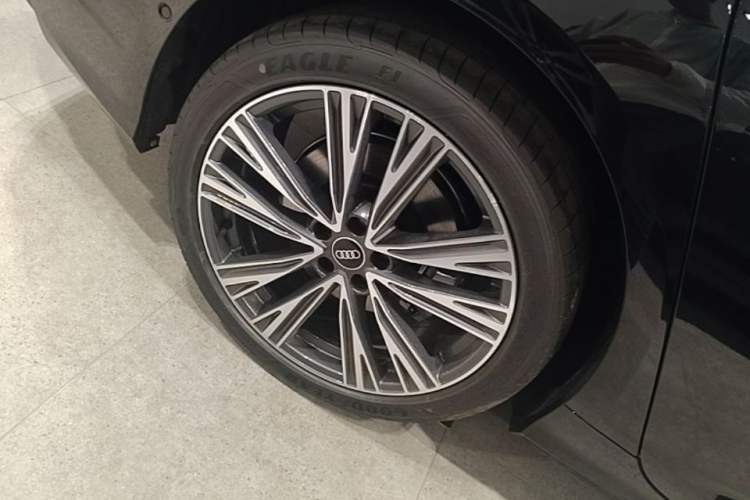 Used Audi A6L 2026 45 TFSI quattro Prestige Dynamic Edition Right Rear Wheel Hub