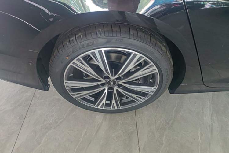 Used Audi A6L 2026 45 TFSI Prestige Dynamic Edition Right Rear Wheel Hub