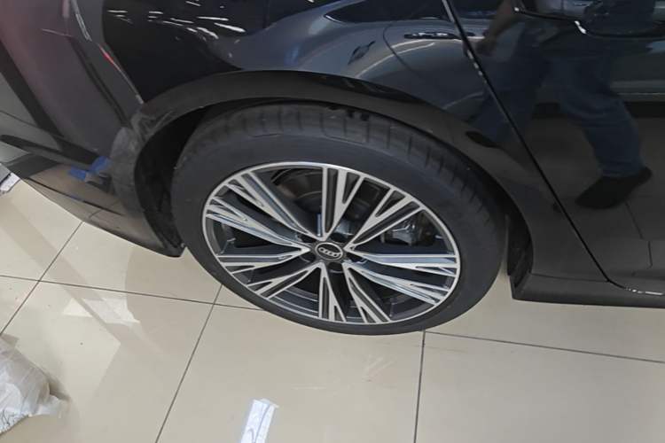 Used Audi A6L 2026 45 TFSI Prestige Dynamic Edition Right Rear Wheel Hub