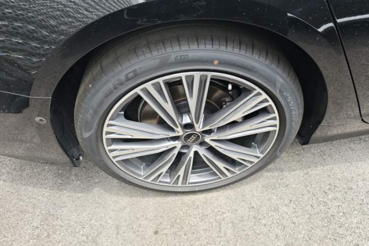 Used Audi A6L 2026 45 TFSI quattro Prestige Dynamic Edition + Premium Package Right Rear Wheel Hub