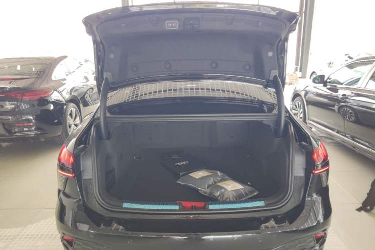 Used Audi A6L 2026 Model 2.0T quattro Premium Elegant Edition Trunk