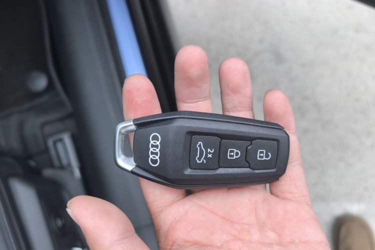 Used Audi A6L 2026 Model 2.0T Premium Elegant Edition Vehicle Key