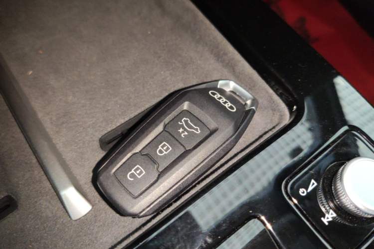 Used Audi A6L 2026 Model 2.0T quattro Premium Elegant Edition Vehicle Key