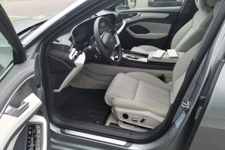Used Audi A6L 2026 Model 2.0T quattro Premium Elegant Edition Driver Seat